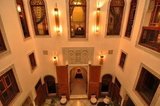 Romantic Tek Büyük Yataklı Oda (Sara)