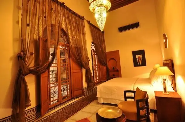 Romantic Tek Büyük Yataklı Oda (Zaina)