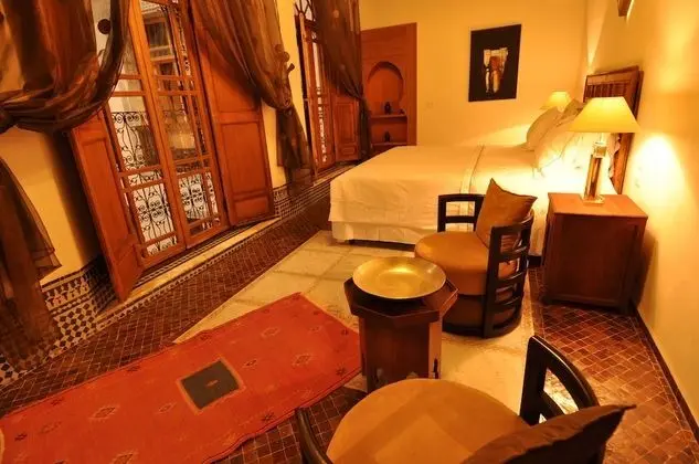 Romantic Tek Büyük Yataklı Oda (Zaina)