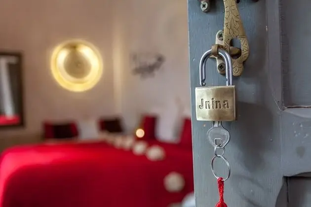 Comfort Tek Büyük Yataklı Oda, Özel Banyo (JININA)