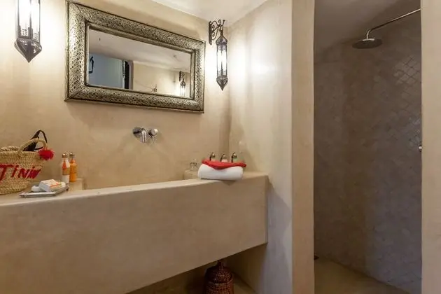 Comfort Tek Büyük Yataklı Oda, Özel Banyo (JININA)