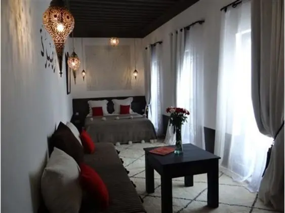 Deluxe Üç Kişilik Oda, Özel Banyo (ZAIRA)