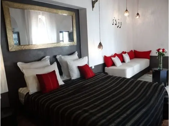 Deluxe Üç Kişilik Oda, Özel Banyo (ZAIRA)