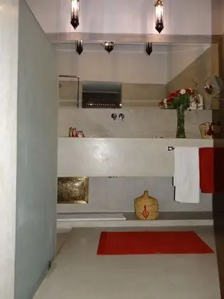 Deluxe Üç Kişilik Oda, Özel Banyo (ZAIRA)