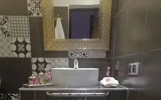 Comfort Tek Büyük Yataklı Oda (Souad)