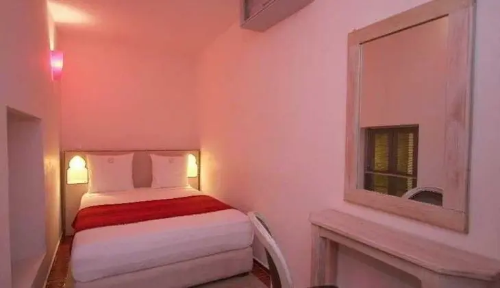 Standard Büyük Yataklı Tek Kişilik Oda