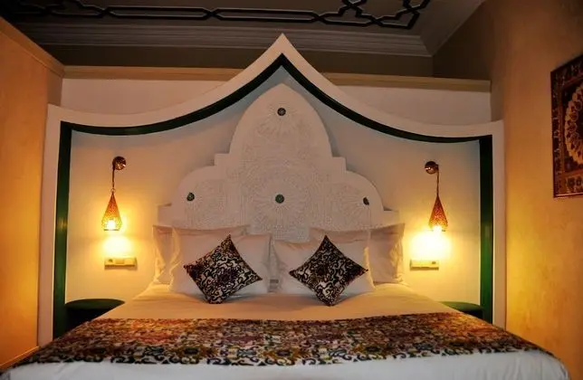 Romantic Süit (Zamarad)