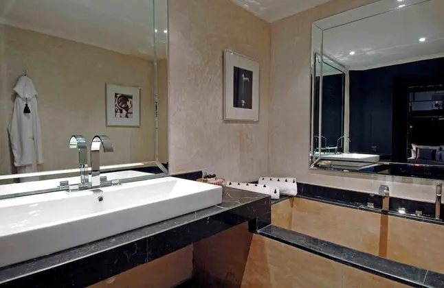 Superior Tek Büyük Yataklı Oda