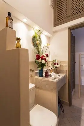 Tek Büyük Yataklı Oda (The Green Room)