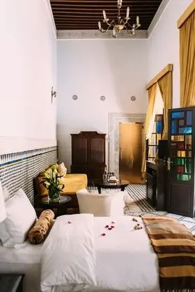 Deluxe Tek Büyük veya İki Ayrı Yataklı Oda, 1 Yatak Odası, Sigara İçilmez, Avlu Manzaralı