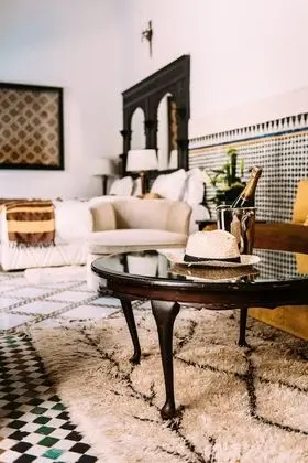 Deluxe Tek Büyük veya İki Ayrı Yataklı Oda, 1 Yatak Odası, Sigara İçilmez, Avlu Manzaralı