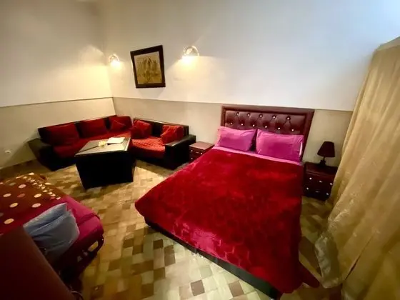 Basic Tek Büyük veya İki Ayrı Yataklı Oda