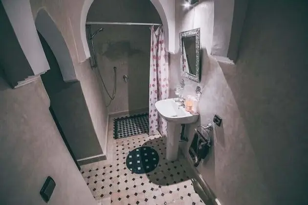 Basic Tek Büyük veya İki Ayrı Yataklı Oda, 1 En Büyük (King) Boy Yatak, Sigara İçilmez