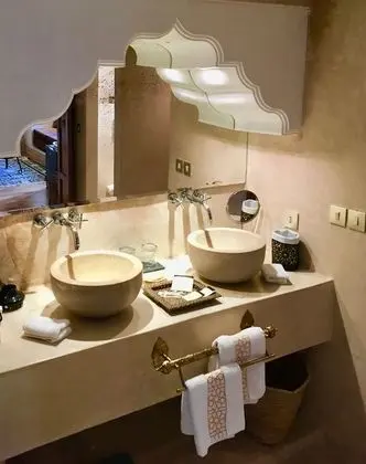 Deluxe Oda, 1 En Büyük (King) Boy Yatak (Bénarès)