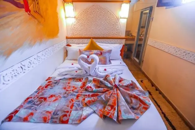 Standard Tek Büyük Yataklı Oda, 1 Çift Kişilik Yatak, Sigara İçilmez, Avlu Manzaralı (Badis)