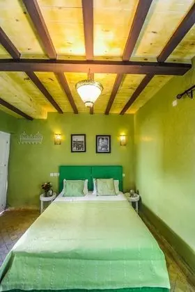 Comfort Tek Büyük Yataklı Oda (Aycha Dancer)