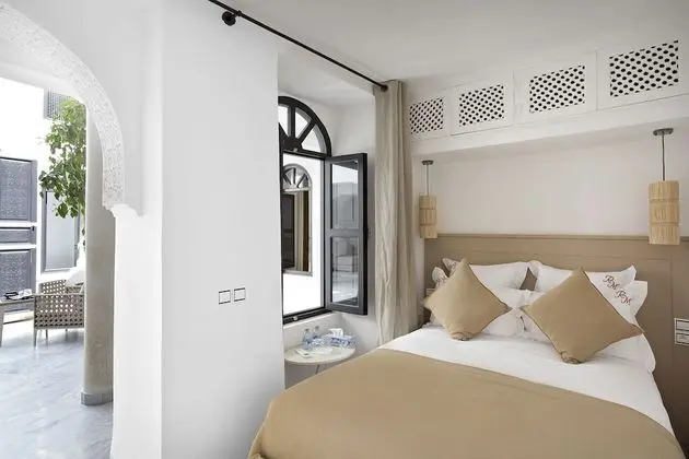 Premium Tek Büyük Yataklı Oda, Banyolu/Duşlu (Emeraude)
