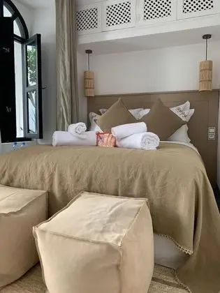 Premium Tek Büyük Yataklı Oda, Banyolu/Duşlu (Emeraude)
