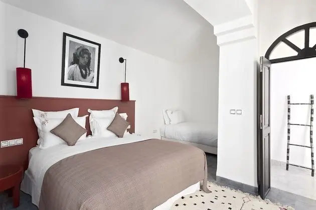 Premium Üç Kişilik Oda, 3 Tek Kişilik Yatak (Grenat)