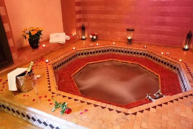 Deluxe Tek Büyük veya İki Ayrı Yataklı Oda, Sıcak Su Küveti