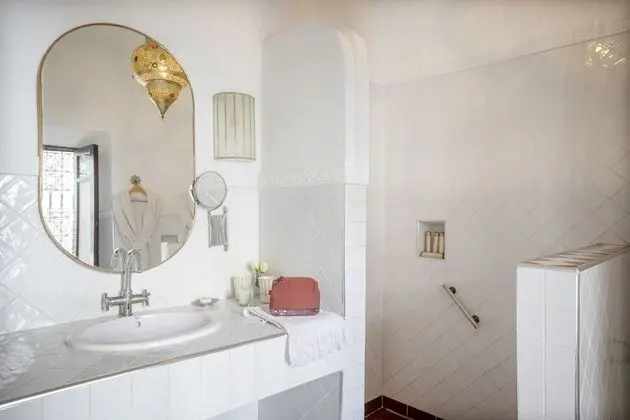 Superior Tek Büyük Yataklı Oda (Malak Côté BELDI)