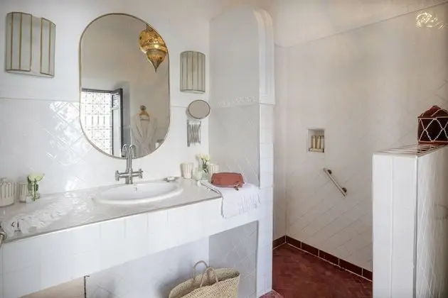 Superior Tek Büyük Yataklı Oda (Malak Côté BELDI)