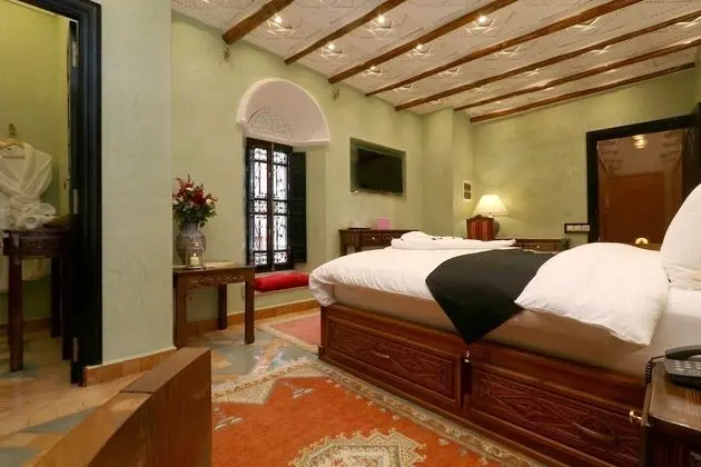 Comfort Tek Büyük Yataklı Oda (EMERAUDE)