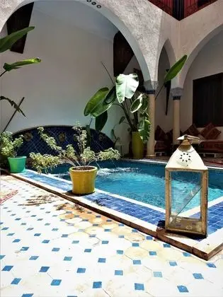 Junior Süit, Sigara İçilmez, Avlu Manzaralı