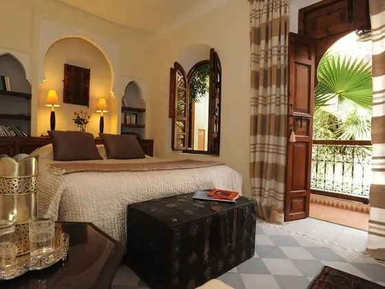 Junior Süit (Bedouine)