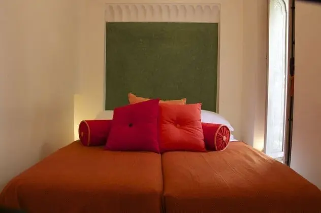 Tek Büyük veya İki Ayrı Yataklı Oda (Zitouni)