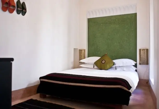 Tek Büyük veya İki Ayrı Yataklı Oda (Zitouni)