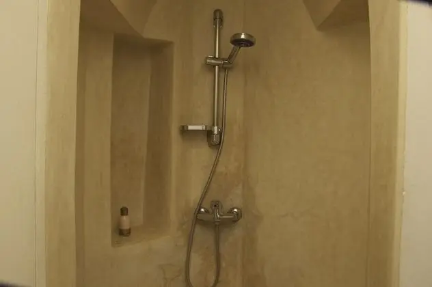 Tek Büyük veya İki Ayrı Yataklı Oda (Zitouni)