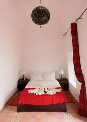 Comfort Tek Büyük Yataklı Oda (Izza)