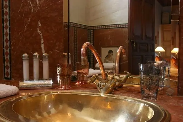 Deluxe Oda (Hibiscus)