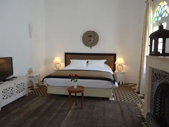 Traditional Tek Büyük Yataklı Oda