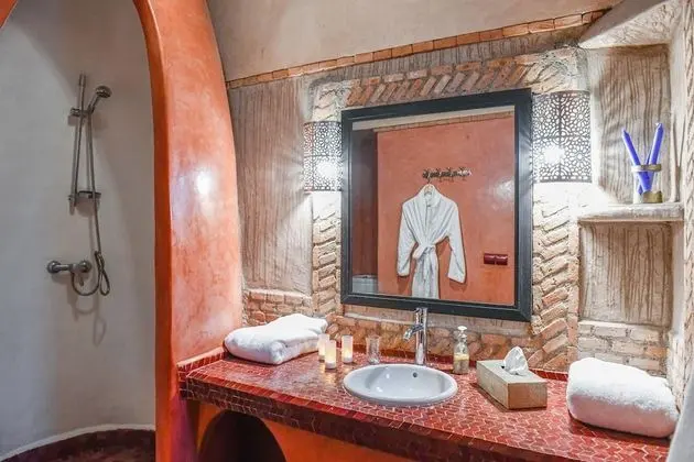 Superior Tek Büyük Yataklı Oda, Özel Banyo (Chambre double supérieure)