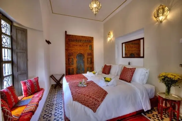 Traditional Tek Büyük veya İki Ayrı Yataklı Oda