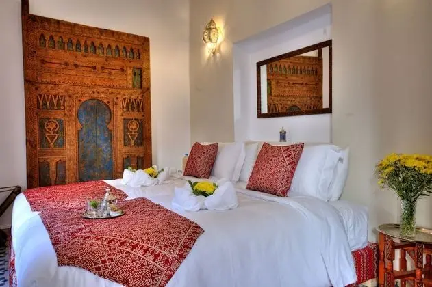 Traditional Tek Büyük veya İki Ayrı Yataklı Oda