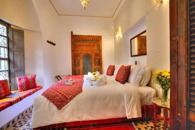 Traditional Tek Büyük veya İki Ayrı Yataklı Oda