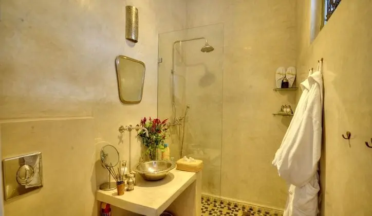 Traditional Tek Büyük veya İki Ayrı Yataklı Oda