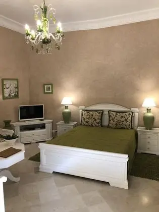 Junior Tek Büyük Yataklı Oda, 1 Büyük (Queen) Boy Yatak, Sigara İçilmez, Bahçe Manzaralı
