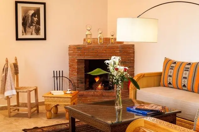 Süit, 1 En Büyük (King) Boy Yatak, Şömine, Bahçe Manzaralı