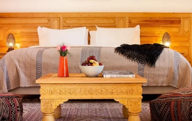 Süit, 1 En Büyük (King) Boy Yatak, Şömine, Bahçe Manzaralı