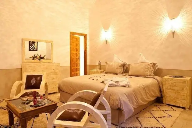 Comfort Tek Büyük veya İki Ayrı Yataklı Oda, Banyolu/Duşlu (Jasmin)