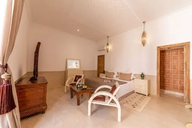 Deluxe Tek Büyük veya İki Ayrı Yataklı Oda, Banyolu/Duşlu (Santal)