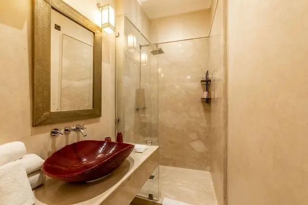 Superior Tek Büyük veya İki Ayrı Yataklı Oda, Engellilere Uygun, Banyolu/Duşlu (Ambre)