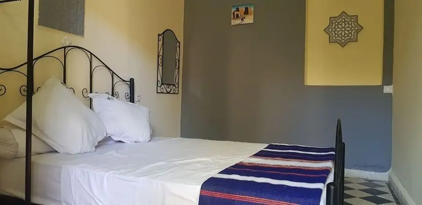 Tek Büyük Yataklı Oda, 1 Çift Kişilik Yatak, Ortak Banyo