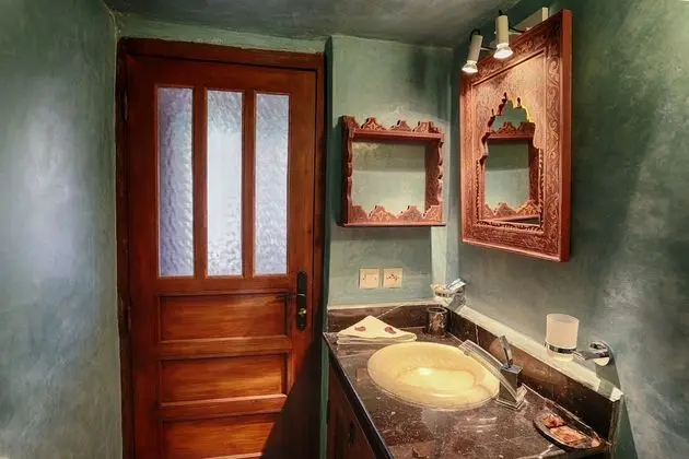 Gallery Tek Büyük Yataklı Oda (Romantic)