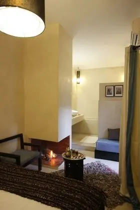 Deluxe Tek Büyük veya İki Ayrı Yataklı Oda (Chambre)