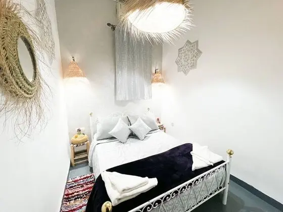 Tek Büyük Yataklı Oda, Ortak Banyo (Budget)